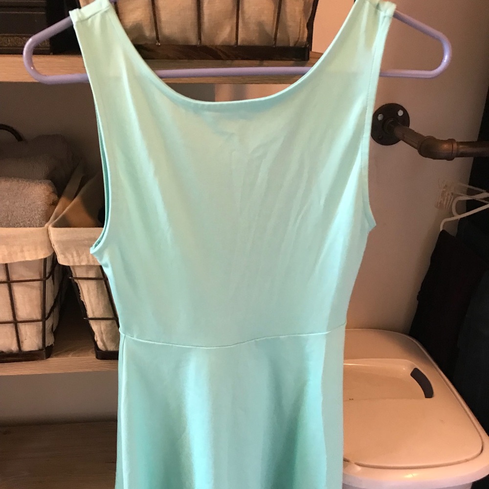 Sleeveless aqua blue flowy dress